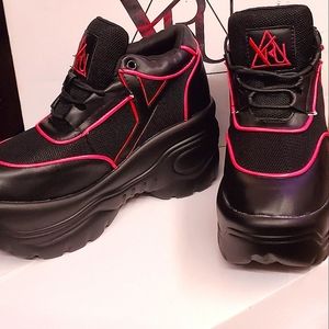 Sold nwtYRU pink neon matrixx platform sneakers size 9